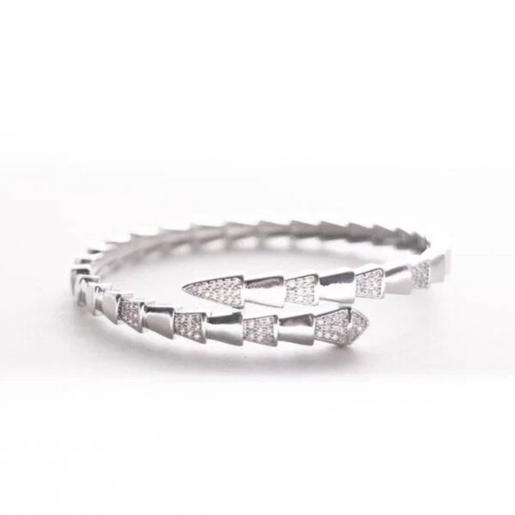 Arrowhead Wrap Bracelet – Stylish Women’s Jewelry in Gold & Silver - Picture 4 of 9